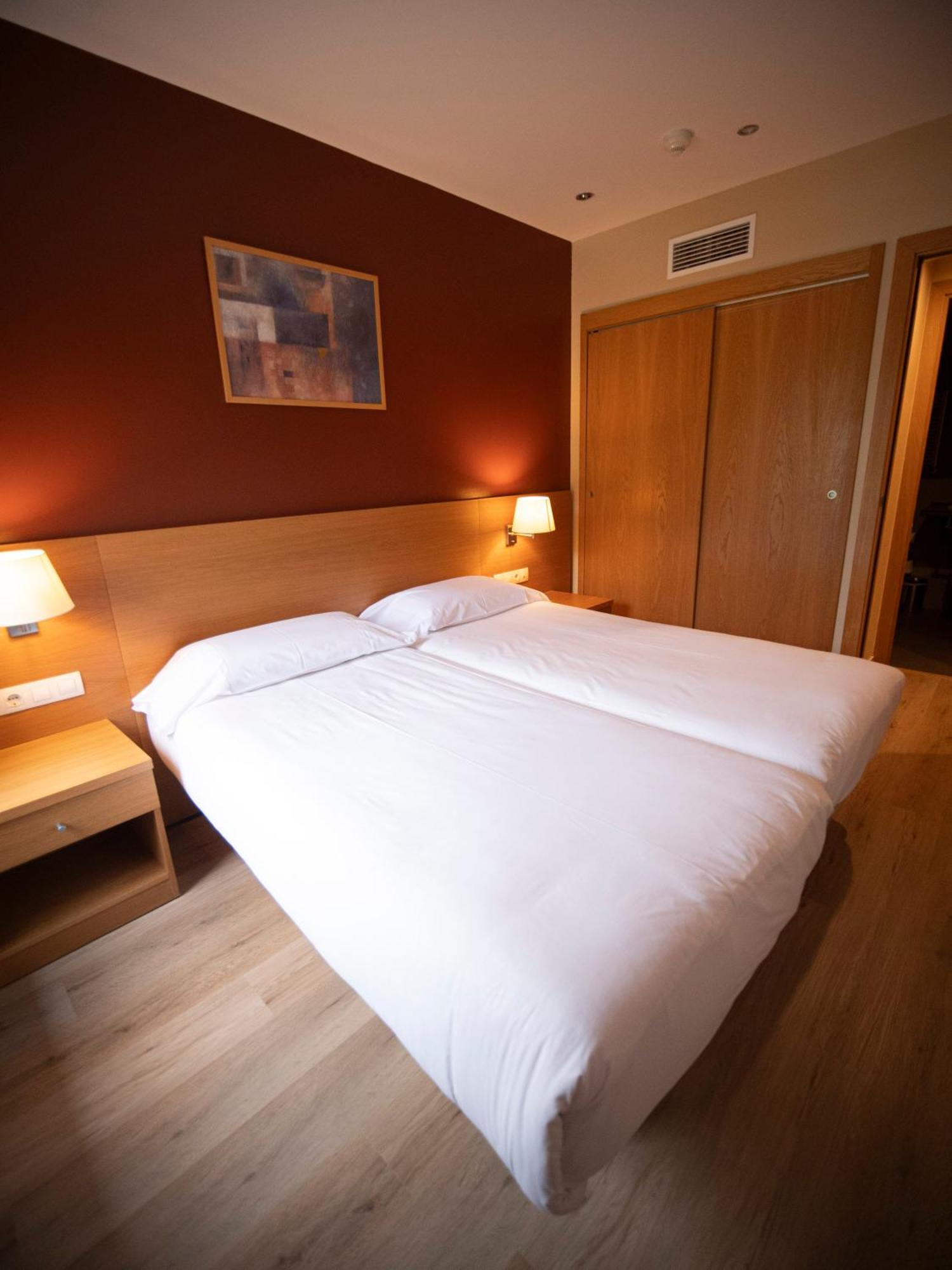 Aparthotel Siente Boi & Spa Pla de l'Ermita Eksteriør billede