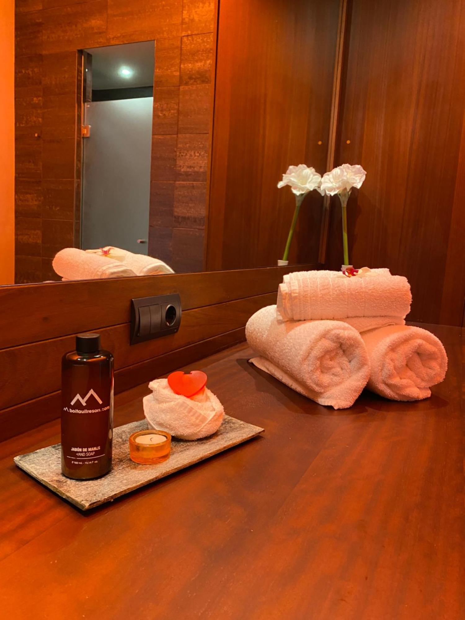 Aparthotel Siente Boi & Spa Pla de l'Ermita Eksteriør billede
