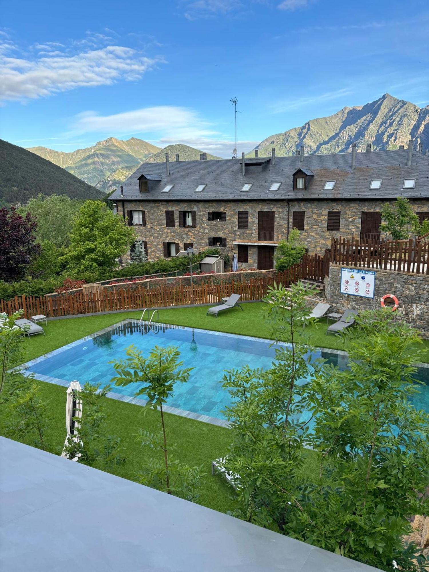Aparthotel Siente Boi & Spa Pla de l'Ermita Eksteriør billede